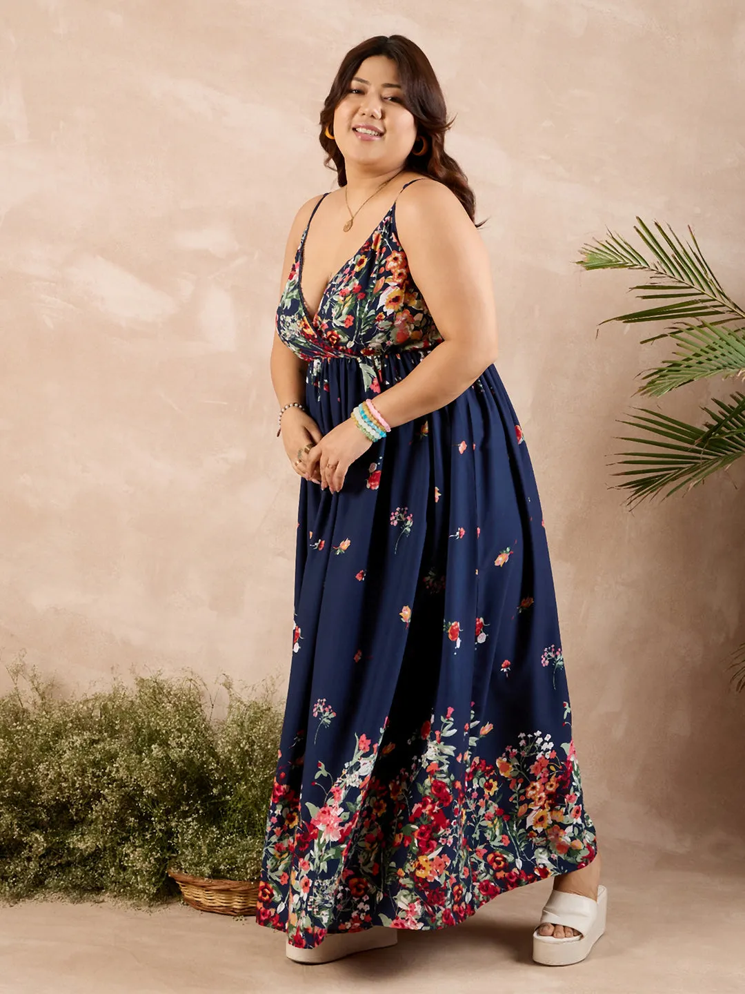 Berrylush Curve Women Navy Blue & Red Floral Printed V-Neck Sleeveless Pleated Maxi Dress