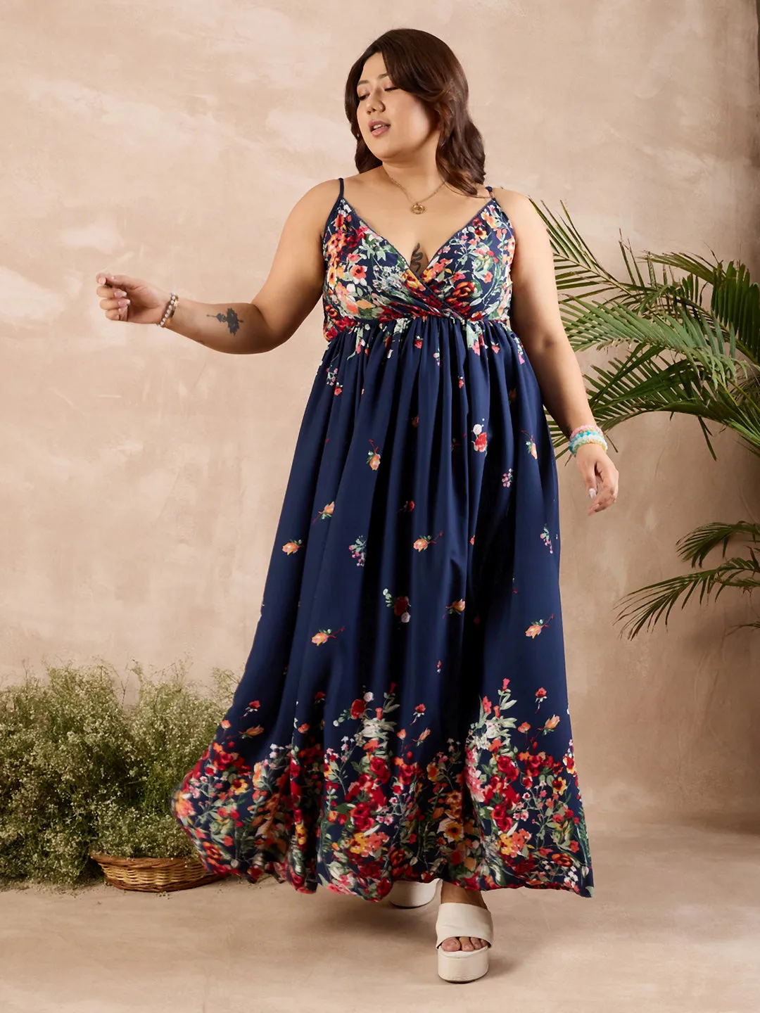 Berrylush Curve Women Navy Blue & Red Floral Printed V-Neck Sleeveless Pleated Maxi Dress