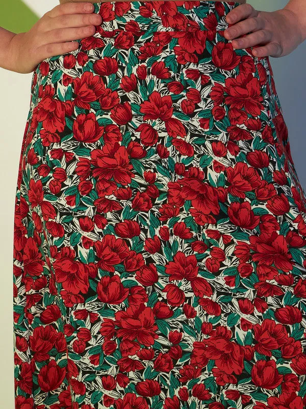 Berrylush Women Red & Green Floral Printed High-Rise Waist Thigh-High Slit Flared A-Line Maxi Skirt