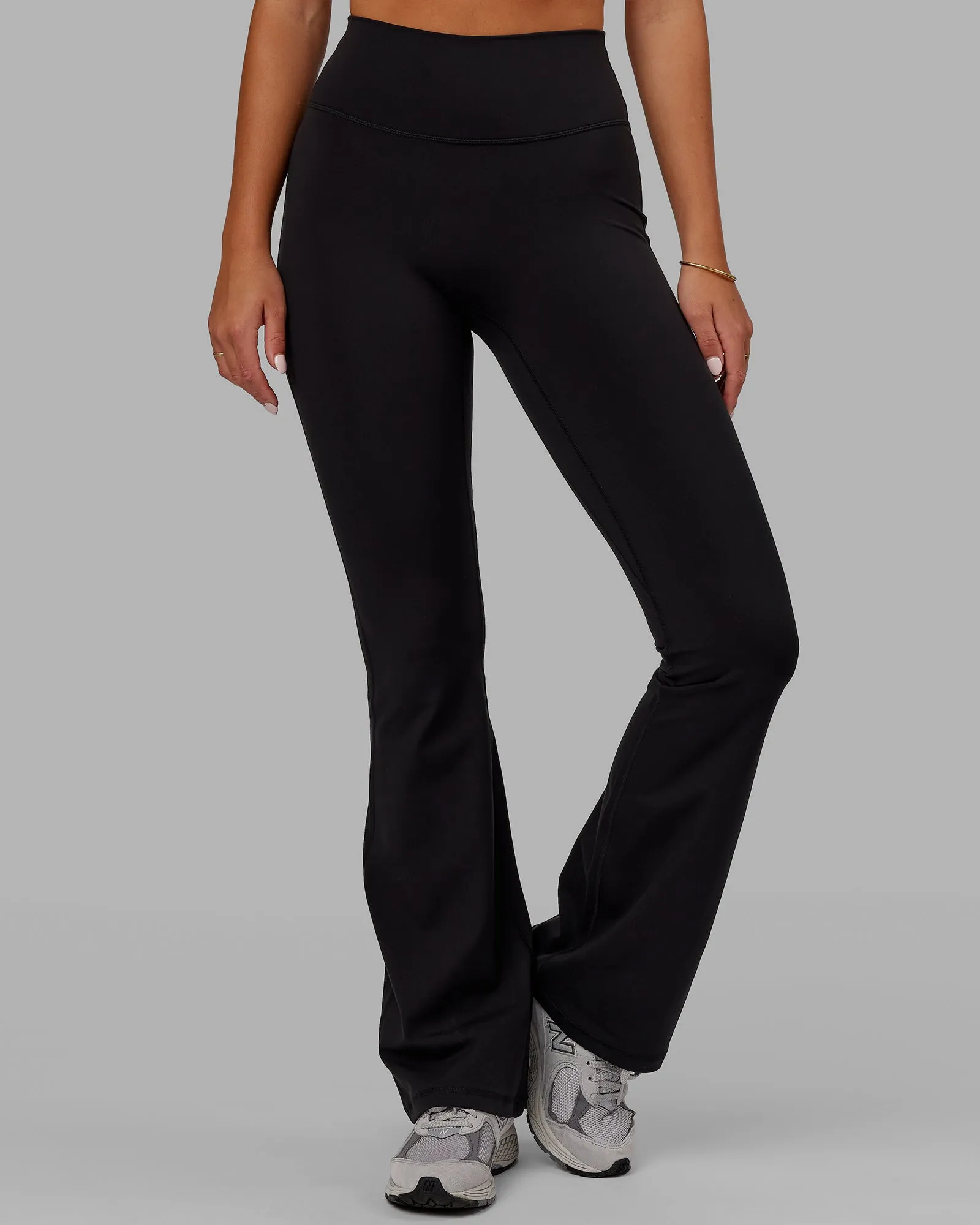 Everyday Flared Leggings - Black